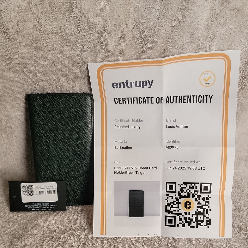 Louis Vuitton Black Wallets Minimalist Design - Picture 6 of 6